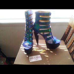 Privileged high heels